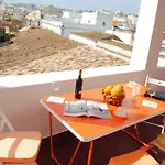 Marine Freestyler Glorious Terrace Daire Faro
